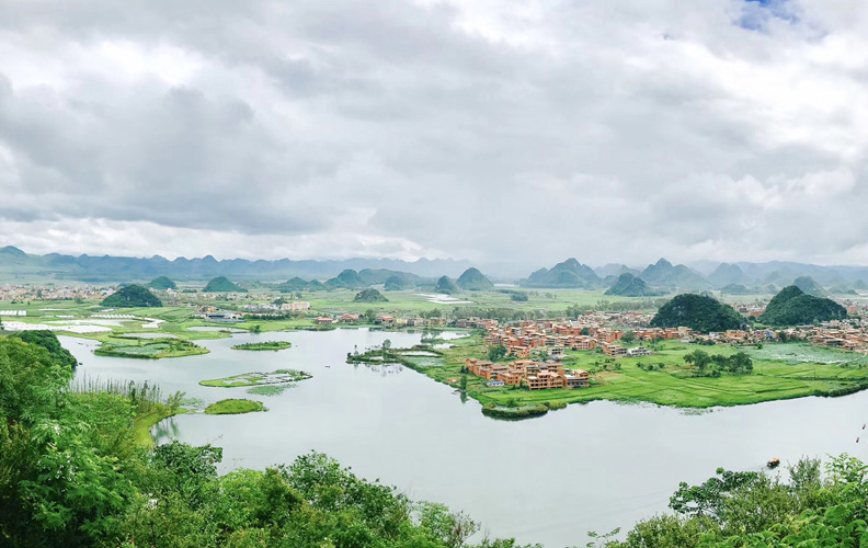 美麗的普者黑景區(qū)俯瞰圖。